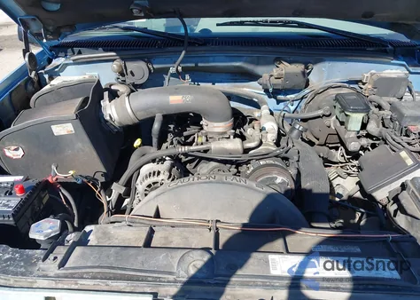 1996 GMC Sierra C1500 z USA, uszkodzony, nr VIN 2GTEC19M9T1527701